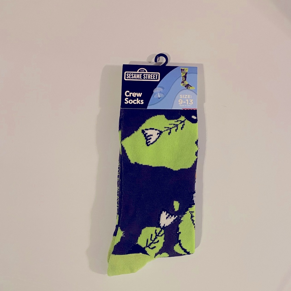 🔴 Fun Novelty Socks Featuring Sesame Street